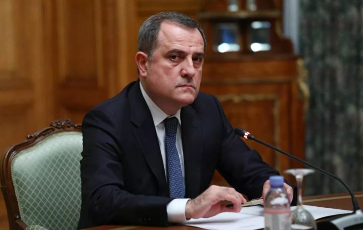 Azeri FM insists on change of Armenia's constitution