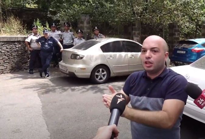 Жильцы протестуют из-за строительства клиники во дворе их дома на проспекте Азатутян в Ереване