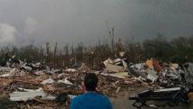 US storm triggers deadly tornadoes