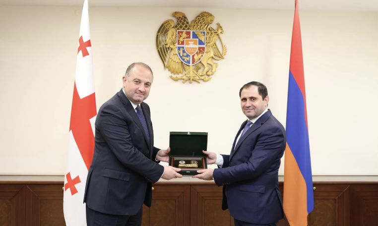 Հայաստանի ու Վրաստանի պաշտպանության նախարարները ստորագրել են համագործակցության պլան