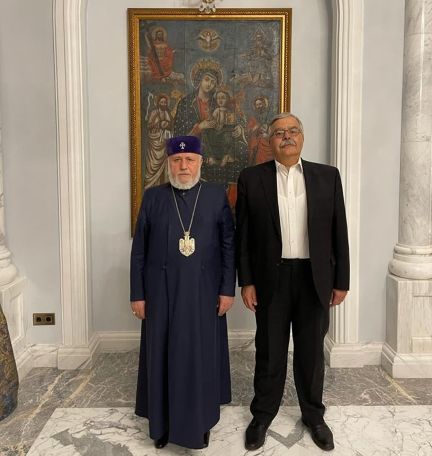 Catholicos Karekin II, senior ARF member discuss challenges facing Armenia