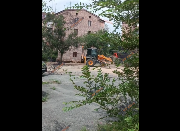 Կանաչ գոտի դարձնելու պատճառաբանությամբ Երևանի քաղաքապետարանը պտղատու և դեկորատիվ ծառեր է հատում. Ավագանու անդամ