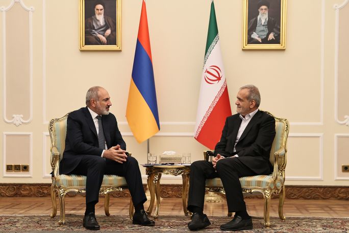 Что обсуждали Никол Пашинян и новоизбранный президент Ирана?