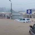 На грузинском курорте Кобулети проливные дожди вызвали проблемы на дорогах