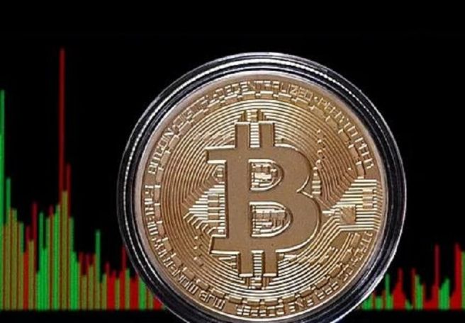 Стоимость биткоина впервые с января упала ниже $50 000