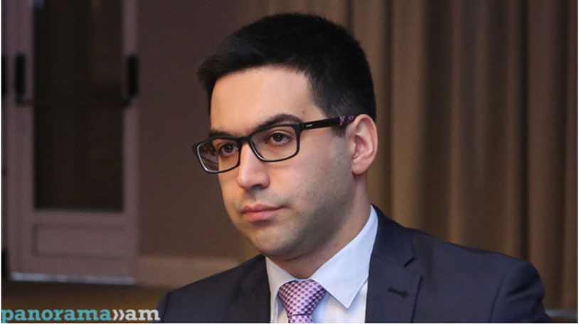 Рустам Бадасян: Вы можете представить, чтобы служащий таможни заставил гражданина выпить содержащую наркотики жидкость?
