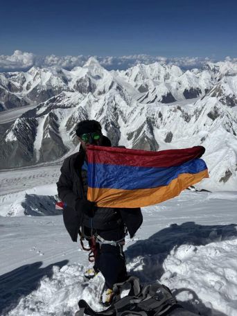 Gevorg Grigoryan is first Armenian citizen to conquer Victory Peak