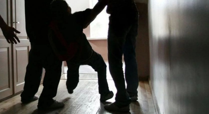 Ուսումնական հաստատության բուժքույրն ու դաստիարակը պարբերաբար ֆիզիկական բռնության ու դաժան ծեծի են ենթարկել երեխաներին