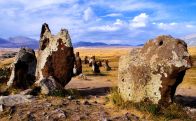 «Ադրբեջանի պատմական տարածքում գտնվող հուշարձան» է ներկայացվում «Զորաց քարեր»-ը