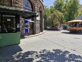 «Միգուցե մտածեք մի-մի հատ էլ այսպիսի բուդկաներ նաև ծնարաններ խցկեք»