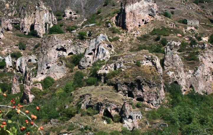 Բա եթե դրանք պետական արժեք են, ինչո՞ւ եկամուտ չեն բերում պետությանը. Փաշինյանը՝ պատմամշակությանի արգելոցների մասին