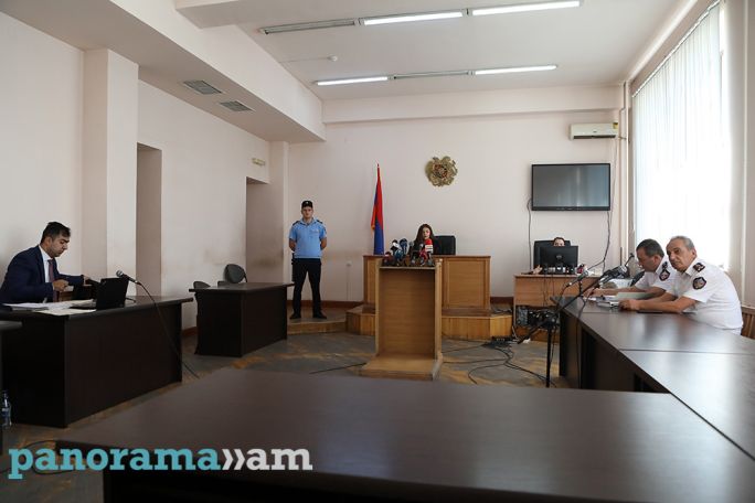 Դատարանը որոշեց Հրայր Թովմասյանին բերման ենթարկել դատարան