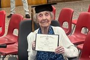 Жительница штата Огайо Джорджия МакГарри получила школьный аттестат в 99 лет