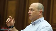 Андраник Кочарян призвал депутатов от партии власти проголосовать против проекта Гегама Назаряна