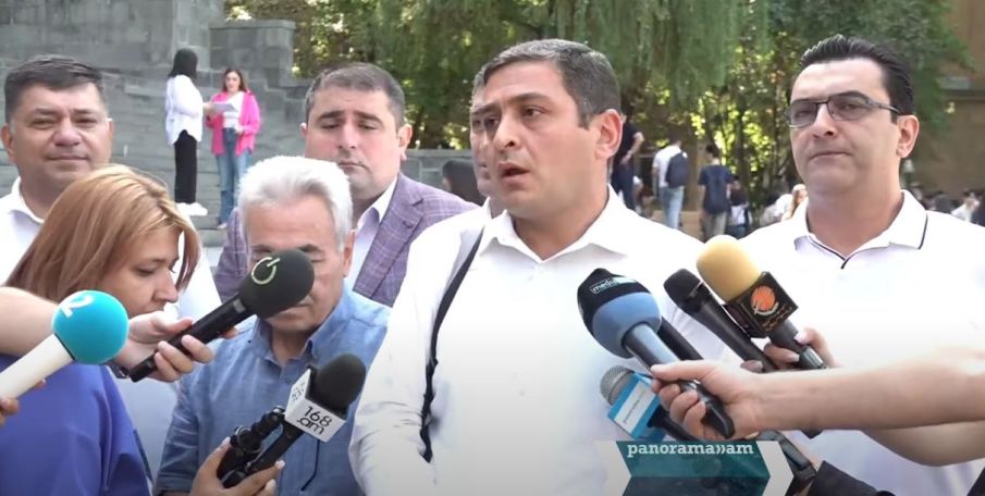 Մարդուց ազատվելու համար բուհում ամբիոն ու կրթական ծրագիր են փակում. Մենուա Սողոմոնյան