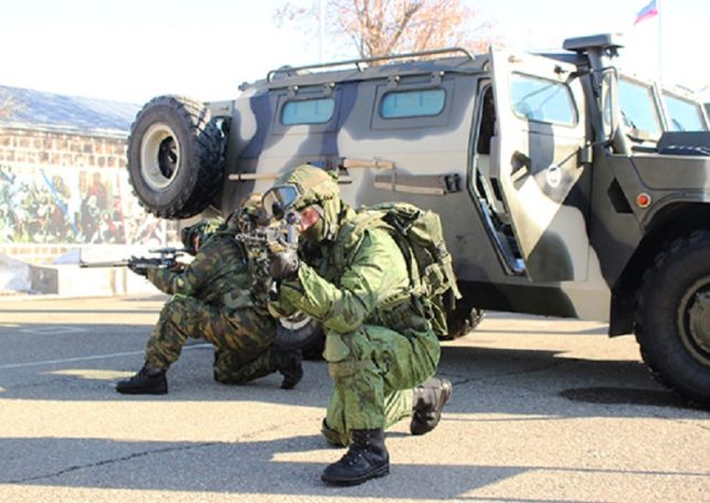 На военной базе ЮВО в Республике Армения прошла плановая тренировка группы антитеррора