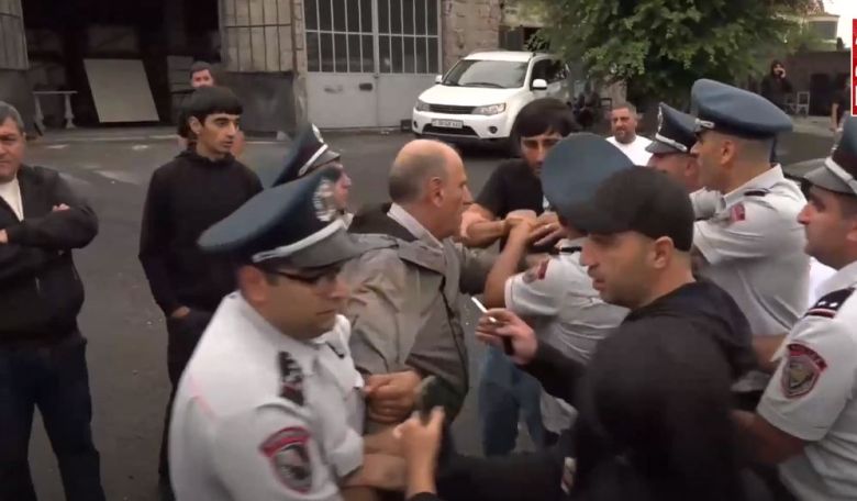 Police officers swear at protesting villagers in Armenia, detain them