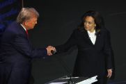 Камала Харрис и Дональд Трамп впервые встретились на дебатах
