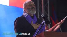 Архиепископ Баграт Галстанян встретился с Робертом Кочаряном и Сержем Саргсяном