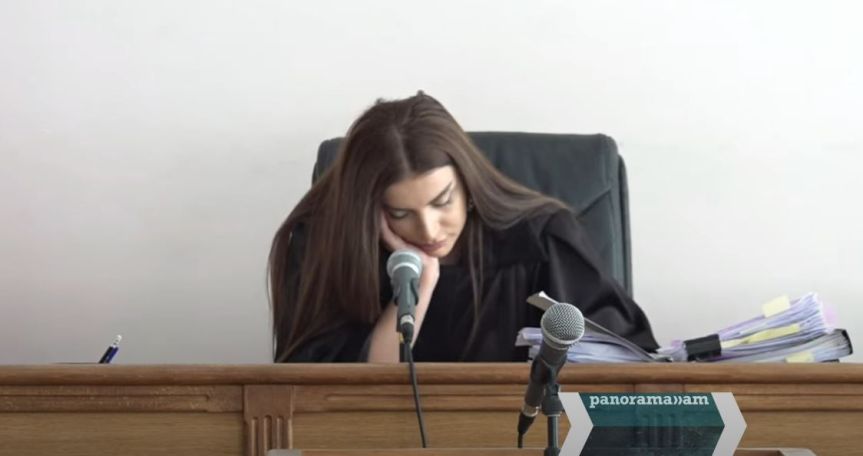 Հրայր Թովմասյանի գործով նիստին դատավոր Տաթևիկ  Գրիգորյանը քնել է
