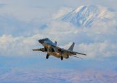 Летчики армейской авиации военной базы ЮВО в Армении провели учебно-тренировочные полеты