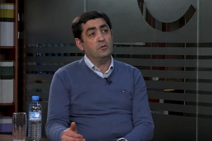 Արսեն Խառատյանին պահում են Թբիլիսիի օդանավակայանում