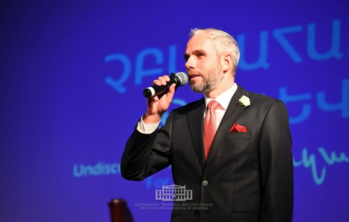 Չեխիայի դեսպանը հայ ժողովրդին միասնություն է մաղթել