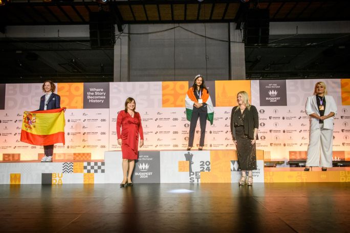 Էլինա Դանիելյանը և Աննա Սարգսյանը բրոնզե մեդալներ են նվաճել Շախմատի համաշխարհային օլիմպիադայում