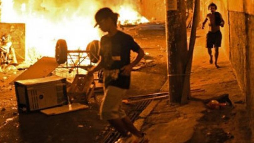 Brazil protesters in Rio clashes over dancer's death