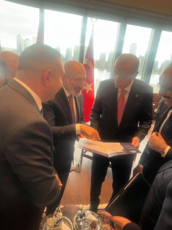 Էդրողանի գրասենյակը՝ հատուկ շեշտել է, որ հանդիպումը կայացել է Թուրքական տանը. Գեղամ Մանուկյան