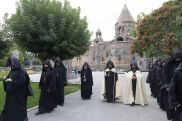 Archbishop Sahak Mashalyan arrives at Mother See