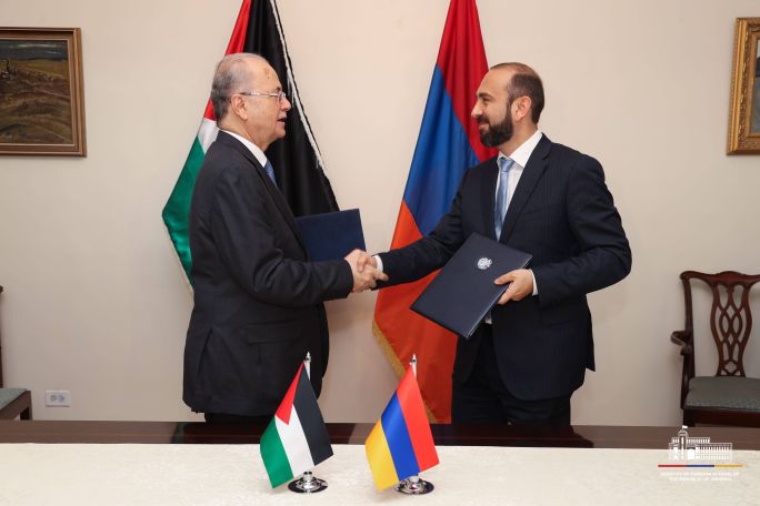 Միրզոյանը և Մուստաֆան ստորագրել են «ՀՀ և Պաղեստինի միջև դիվանագիտական հարաբերությունների հաստատման մասին» կոմյունիկե