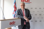 MEP urges Azerbaijan to release Armenian prisoners
