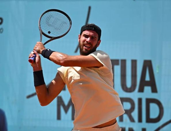 Alcaraz sees off Khachanov at China Open
