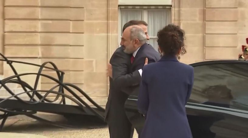 Pashinyan, Macron meet at Élysée Palace