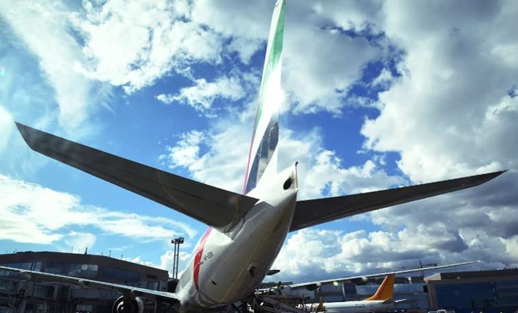 Emirates  ավիաընկերությունը ուղևորներին արգելել է օդանավ բերել փեյջեր