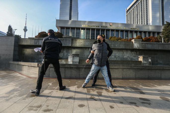 HRW, Freedom Now blast Azerbaijan for vicious assault on government critics