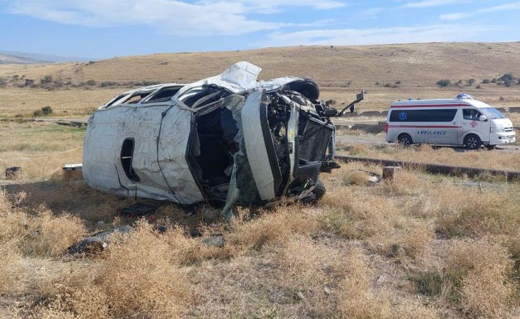 Երևան-Սևան ավտոճանապարհին «GAZel»-ը կողաշրջվել է, կա 8 տուժած և 1 զnh