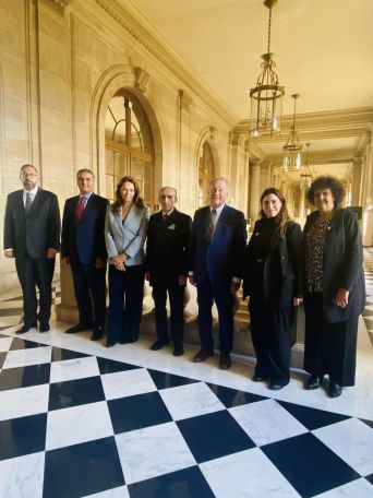 Ex-ombudspersons meet with French lawmakers in Paris