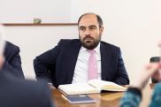 Замминистра территориального управления и инфраструктур Армении подал в отставку