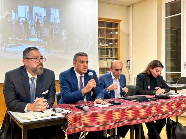 Arman Tatoyan meets with Armenian community in Paris