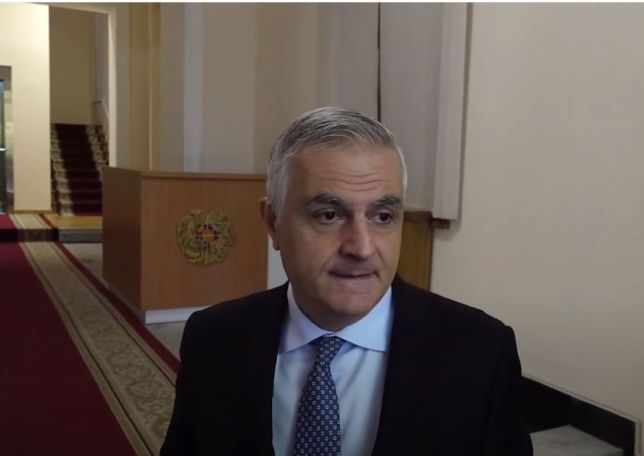 Armenian deputy PM says ratification of regulations with Azerbaijan simultaneous