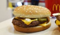 McDonald's-ի  բուրգերի հետևանքով կան տասնյակ թունավորվածներ, մեկ մարդ մահացել է. Ընկերության բաժնետոմսերի գինն ընկնում է