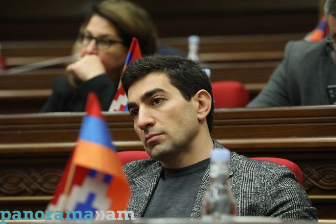 Ես հասկանում եմ, որ «Կիկոսի մահը» այն քիչ գրքերից է, որ դուք կարդացել եք.  Փաշինյանը՝ Լևոն Քոչարյանին