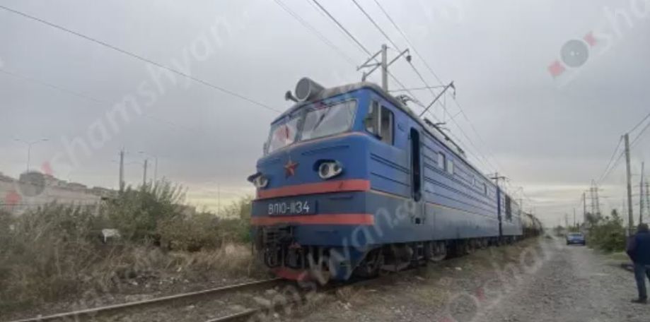 Поезд сбил женщину в Ереване