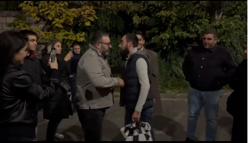 Էրեբունու ՁՊՎ-ից ազատ են արձակվել քաղաքական ակտիվիստներ Աղվան Արշակյանը և Հայկ Նիկողոսյանը