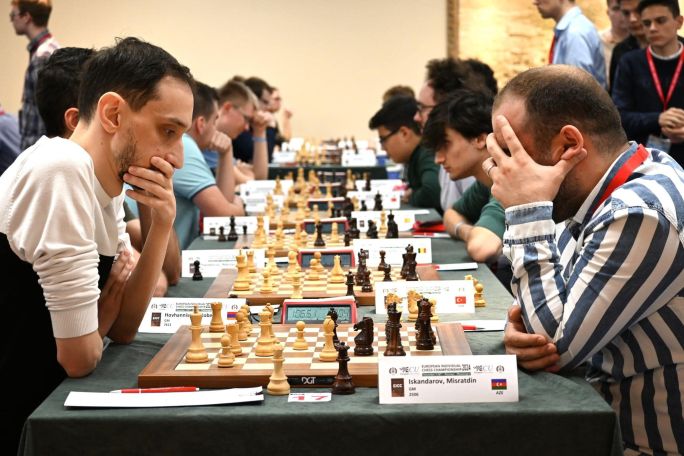 Armenian GM beats Azeri rival at European Individual Chess Championship