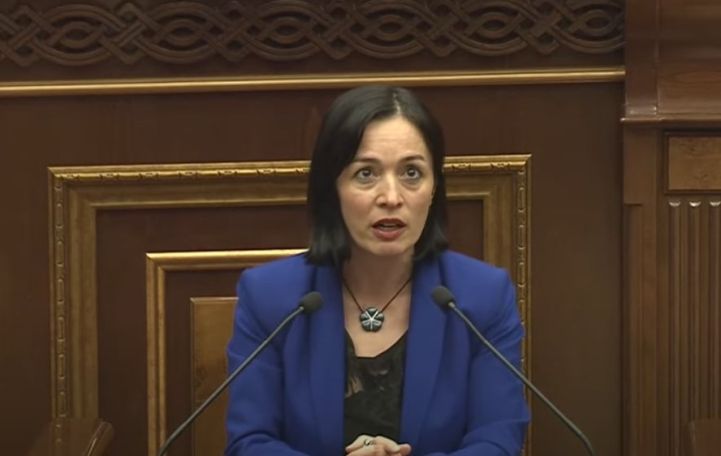 Վերջին զանգի միջոցառումները վաղուց վերածվել են քաղքենի միջավայրի, բիզնեսի․ Ժաննա Անդրեասյան