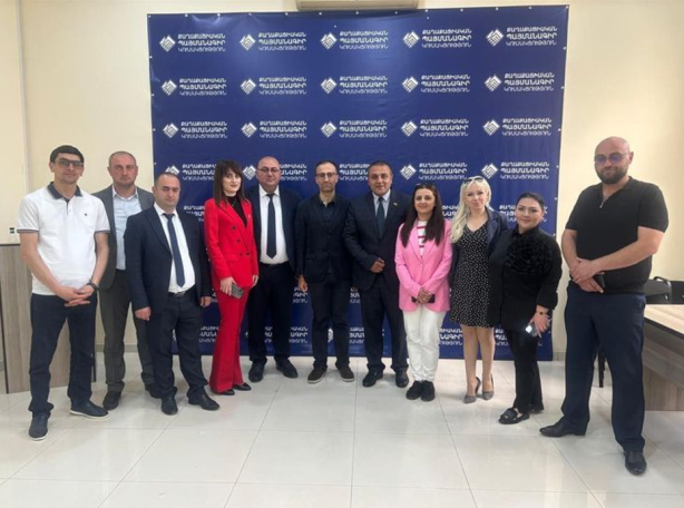 Թմրանյութերի գործով բերման ենթարկված ՔՊ-ական Կարեն Սարուխանյանի քեռու որդին լքում է ՔՊ-ն