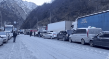 Վերին Լարսում ավելի քան 2300 բեռնատար հերթում է